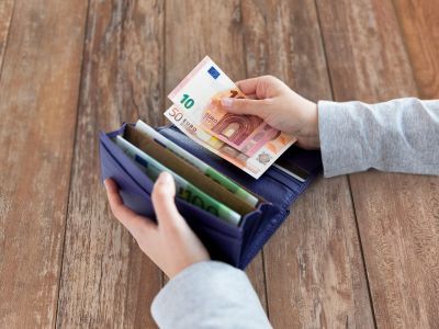 Ihre Zinsbindung läuft aus? So geht es weiter!<br />
Die Zinsbindung Ihres KfW-Darlehens endet? Jetzt ist der richtige Zeitpunkt, um Ihre Optionen zu prüfen: Anschlussfinanzierung, Umschuldung oder Sondertilgung – ich berate Sie individuell und finde die beste Lösung für Ihre Situation. Landsberg am Lech, Kaufering, Penzing, Buchloe, Augsburg, Türkheim, Fürstenfeldbruck, Dachau